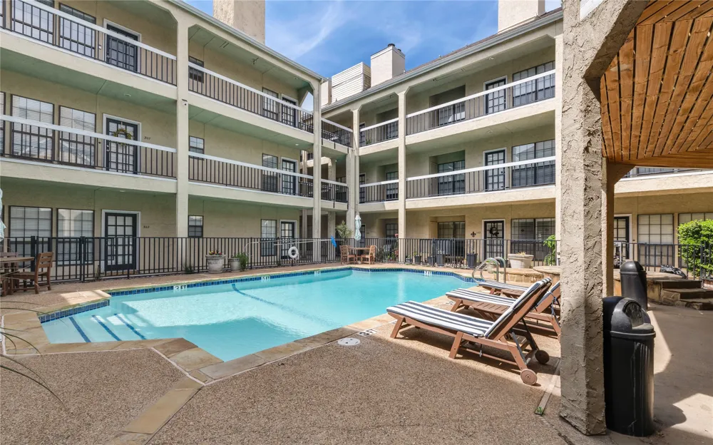 4800 W Lovers Lane #312 Dallas, TX 75209