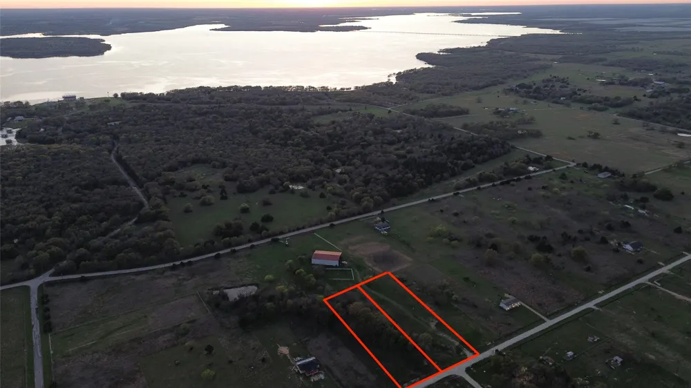 Lamplighter Drive Kerens, TX 75144