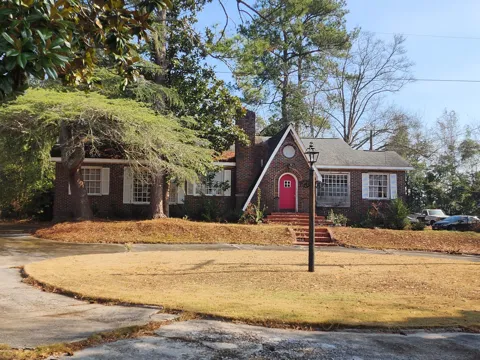 320 NE Williamsburg Street
