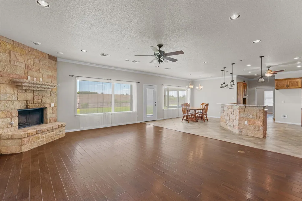 1167 County Road 427 Thrall, TX 76578