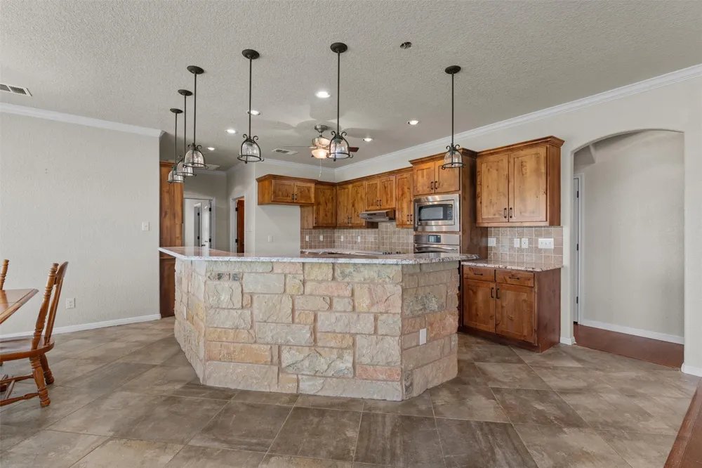 1167 County Road 427 Thrall, TX 76578