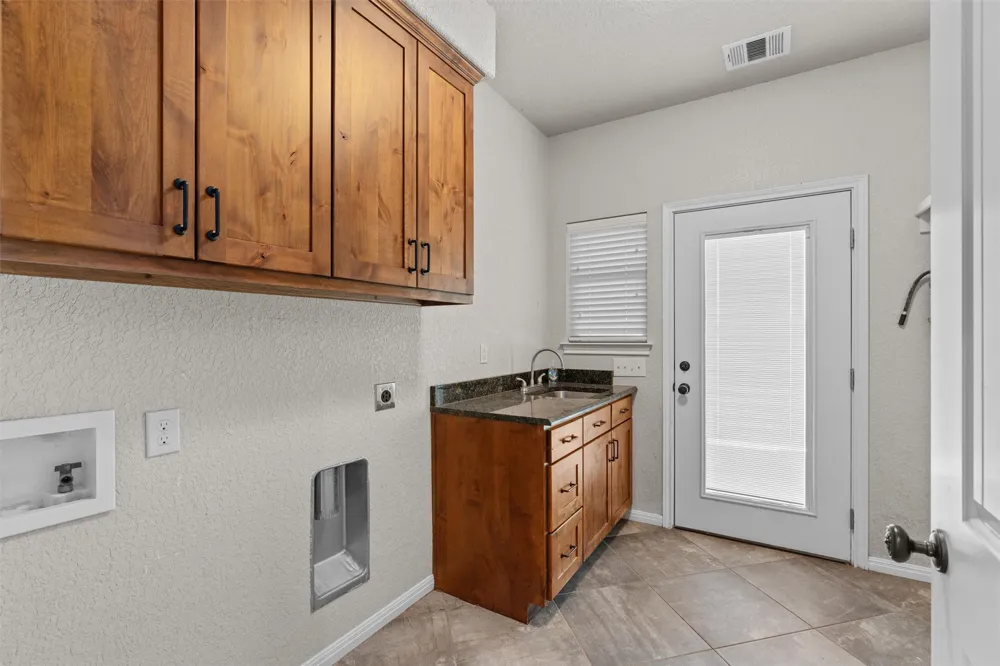 1167 County Road 427 Thrall, TX 76578
