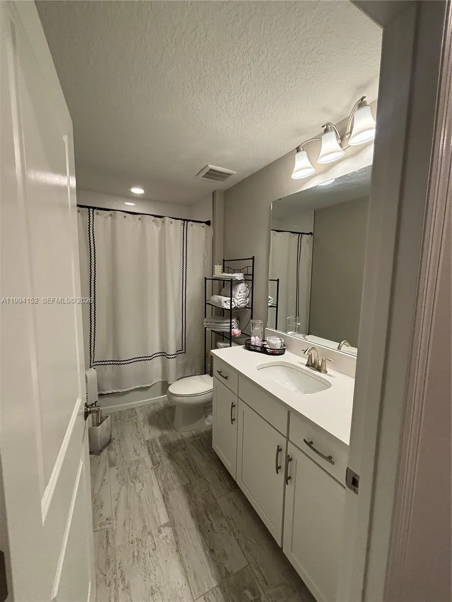 9173 WARM SPRINGS CIR Other City - In The State Of Florida, FL 34219
