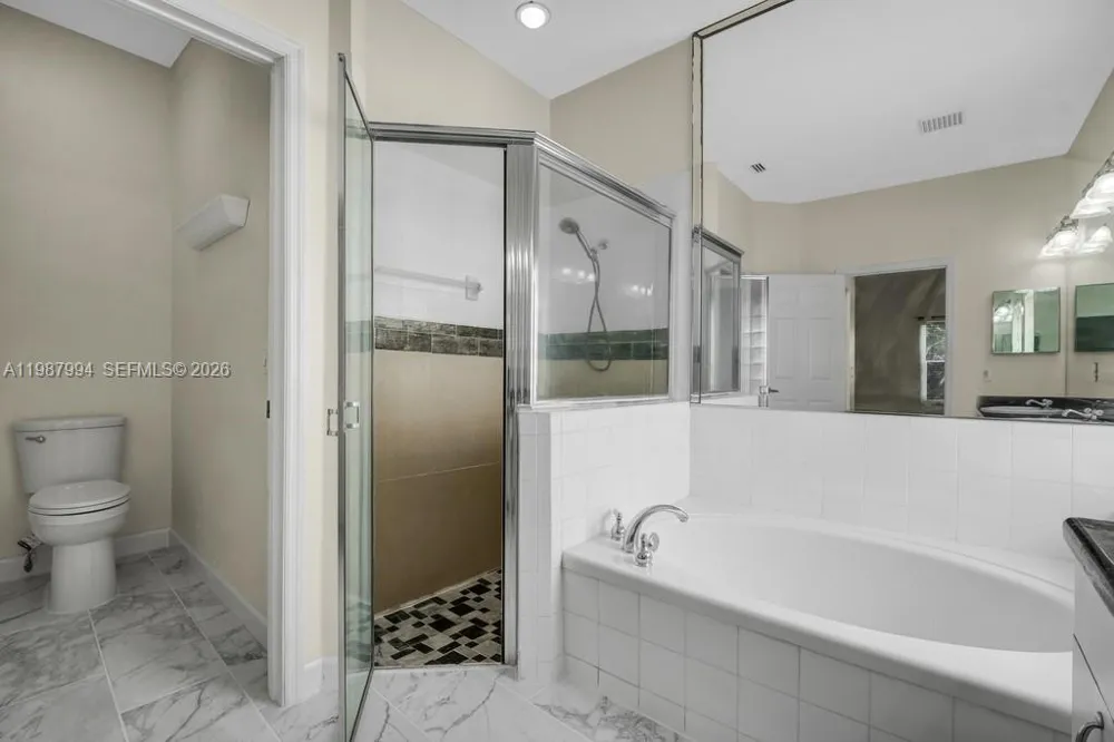 1282 NW 171st Ter Pembroke Pines, FL 33028
