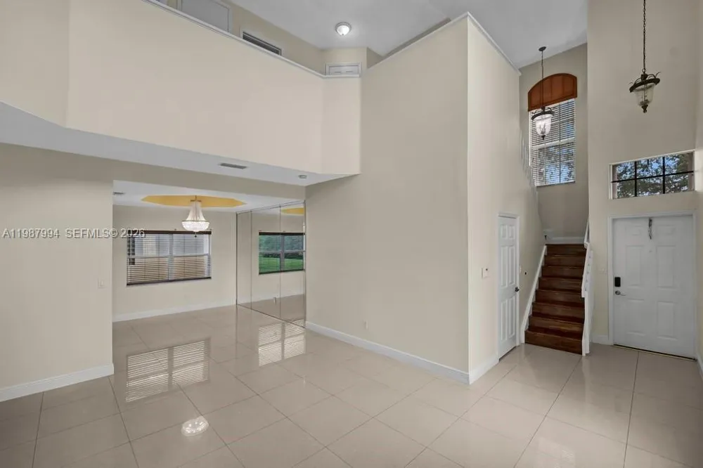 1282 NW 171st Ter Pembroke Pines, FL 33028