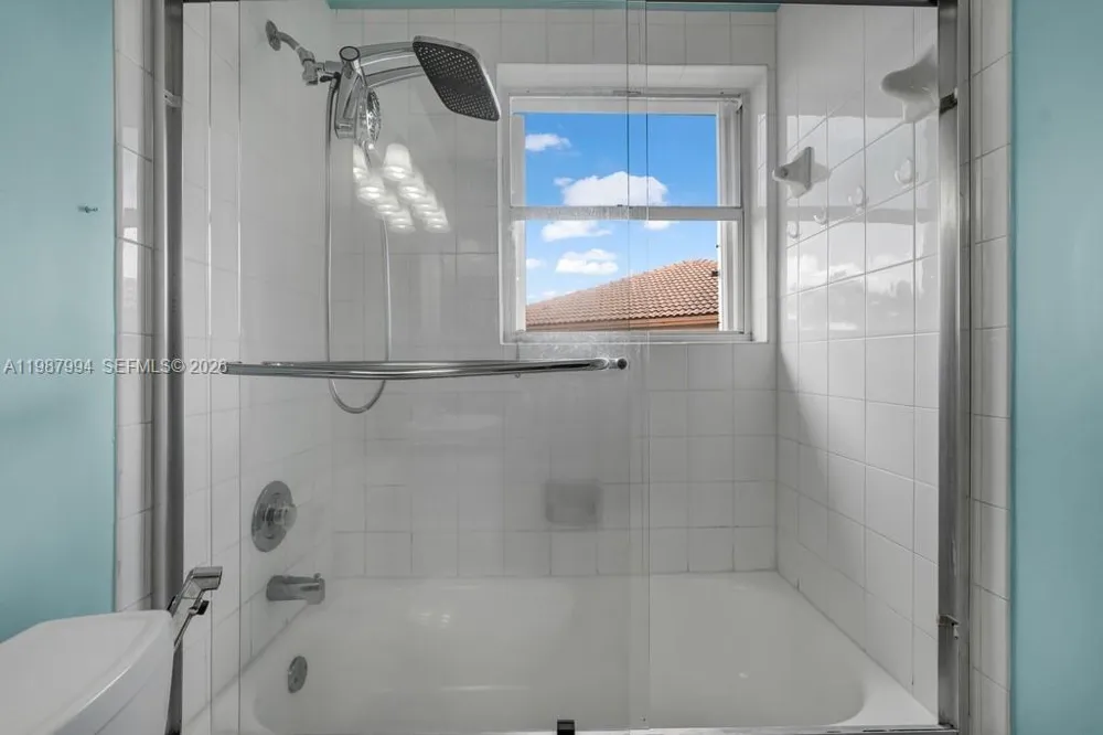 1282 NW 171st Ter Pembroke Pines, FL 33028