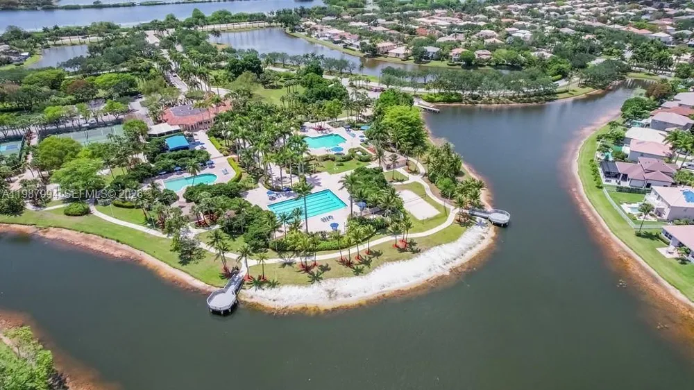 1282 NW 171st Ter Pembroke Pines, FL 33028