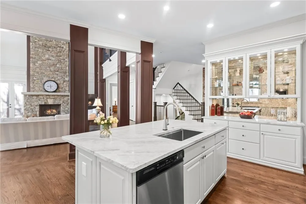 261 Falcon Heights Big Canoe, GA 30143
