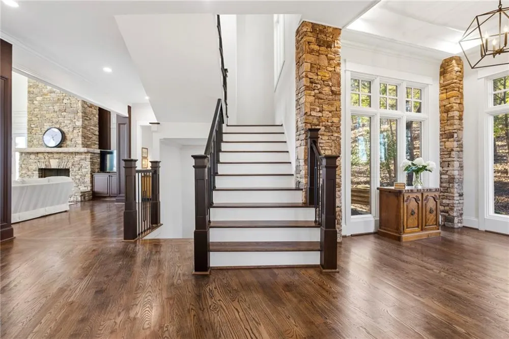 261 Falcon Heights Big Canoe, GA 30143
