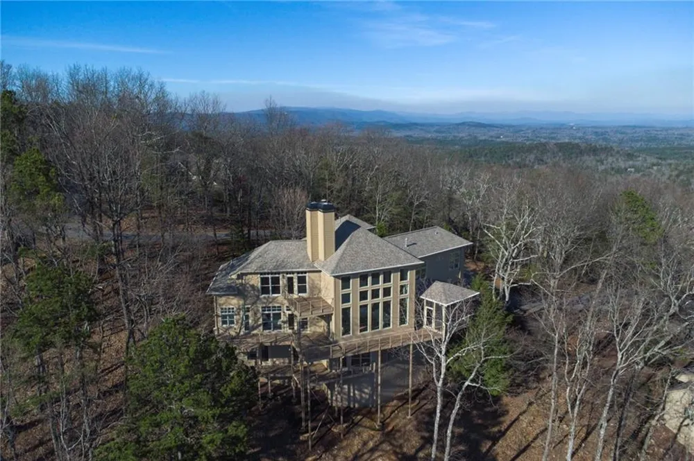 261 Falcon Heights Big Canoe, GA 30143