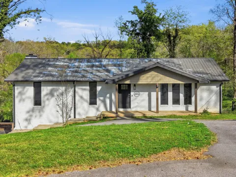 6100 Lottie Lane