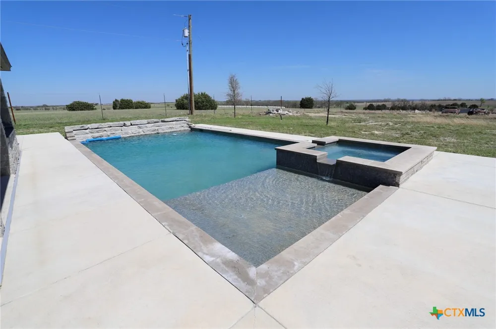 2404 E Big Elm Road Troy, TX 76579