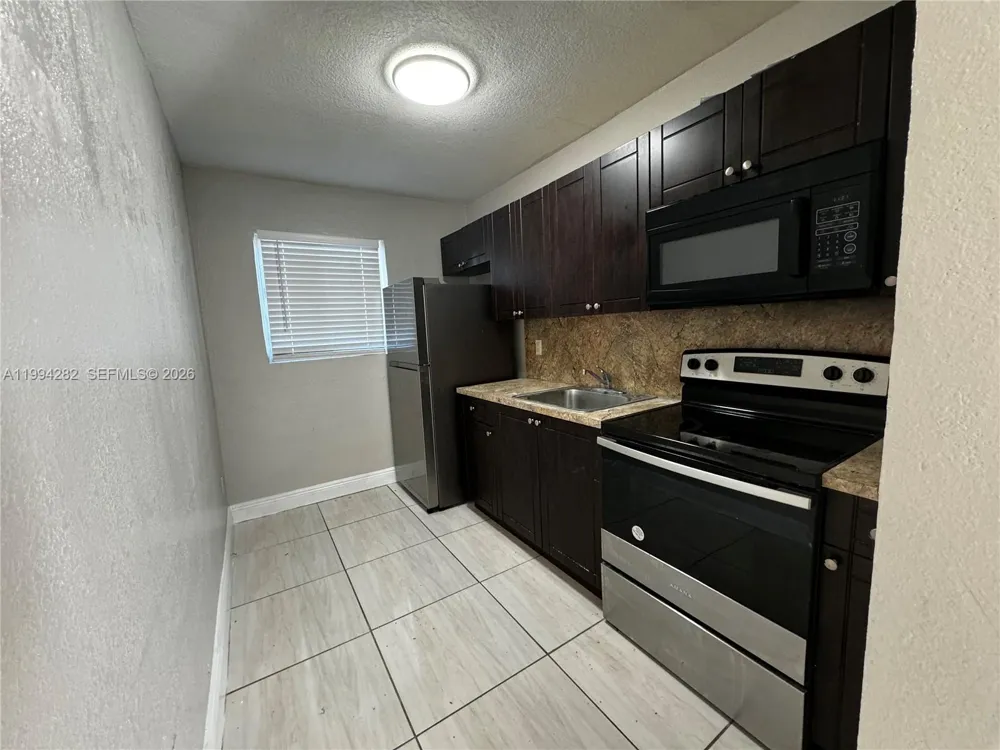 1940 Washington Ave #11 Opa-Locka, FL 33054