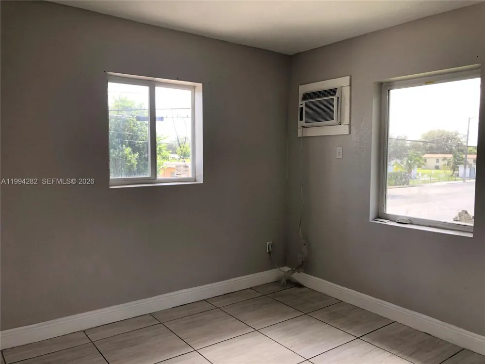 1940 Washington Ave #11 Opa-Locka, FL 33054