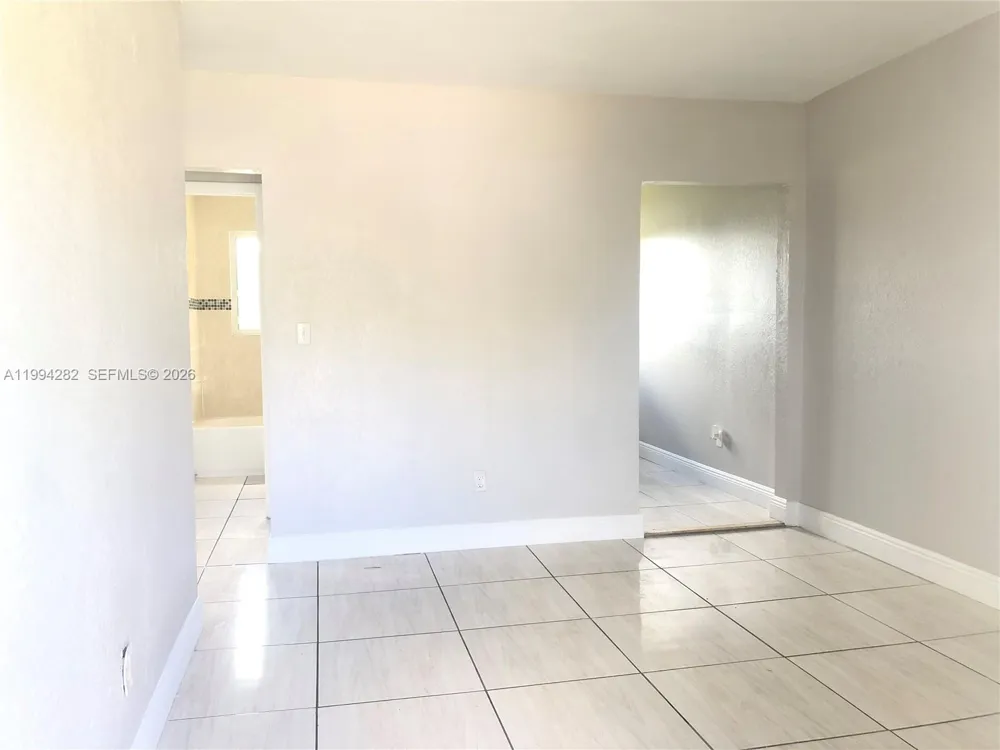 1940 Washington Ave #11 Opa-Locka, FL 33054