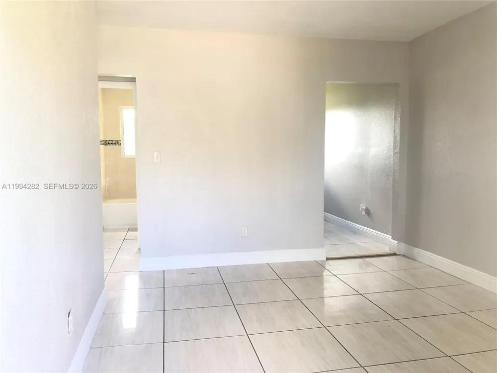 1940 Washington Ave #11 Opa-Locka, FL 33054