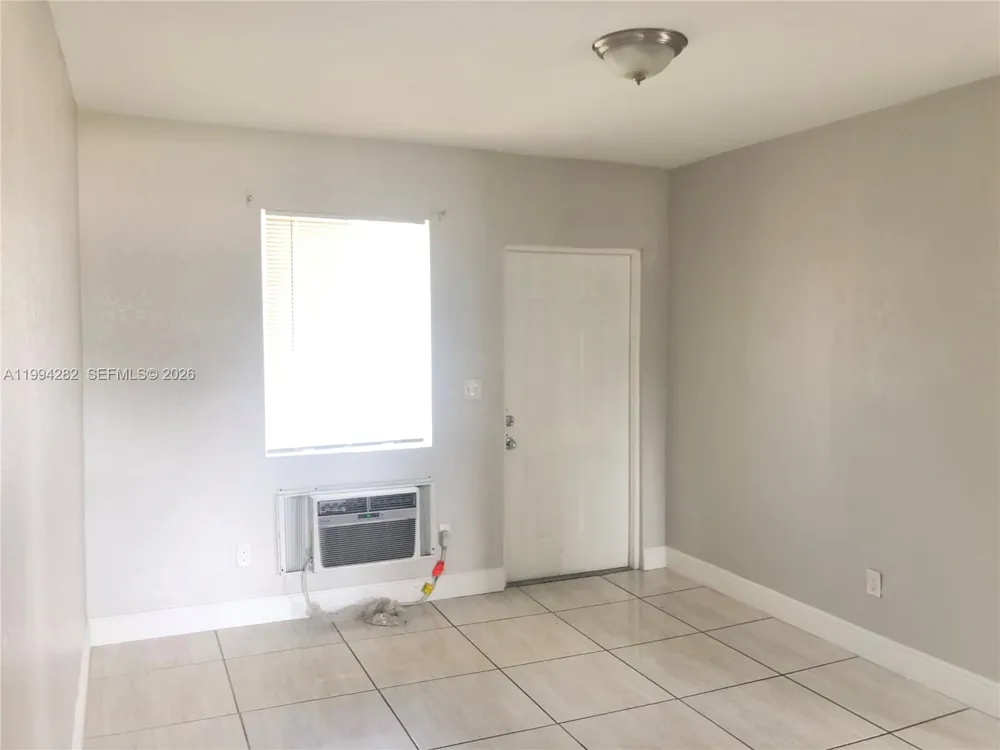 1940 Washington Ave #11 Opa-Locka, FL 33054