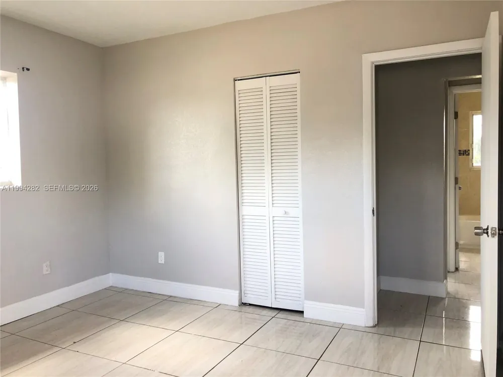 1940 Washington Ave #11 Opa-Locka, FL 33054
