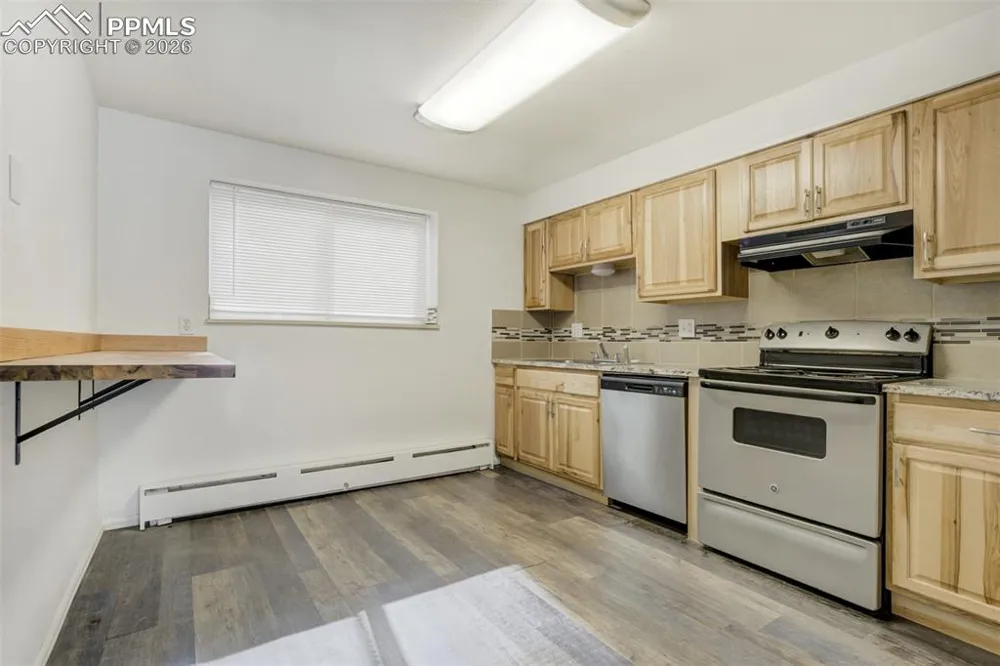 2921 Straus Lane Colorado Springs, CO 80907