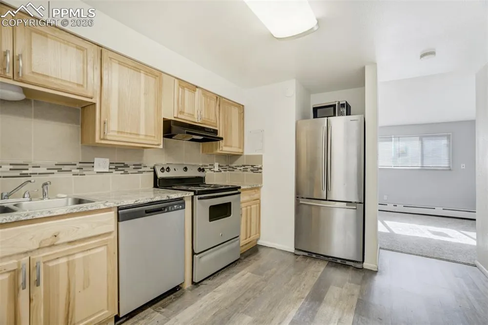 2921 Straus Lane Colorado Springs, CO 80907