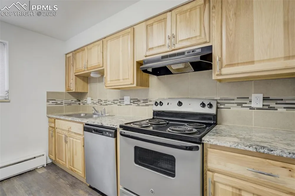 2921 Straus Lane Colorado Springs, CO 80907
