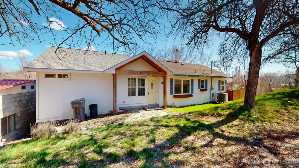 1803 Juniper Oroville, WA 98844