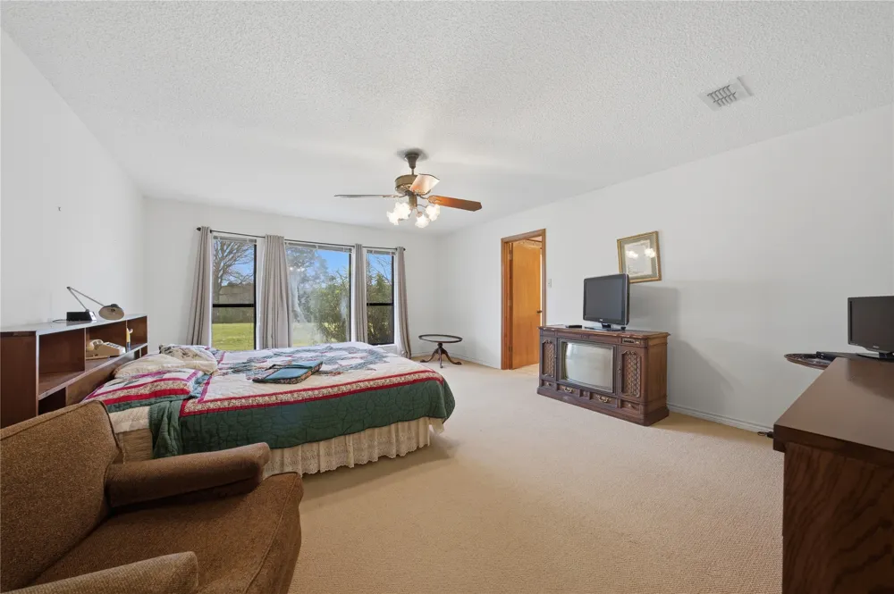 17804 CR 4235 Frankston, TX 75763