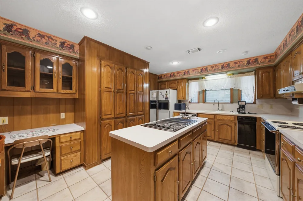 17804 CR 4235 Frankston, TX 75763