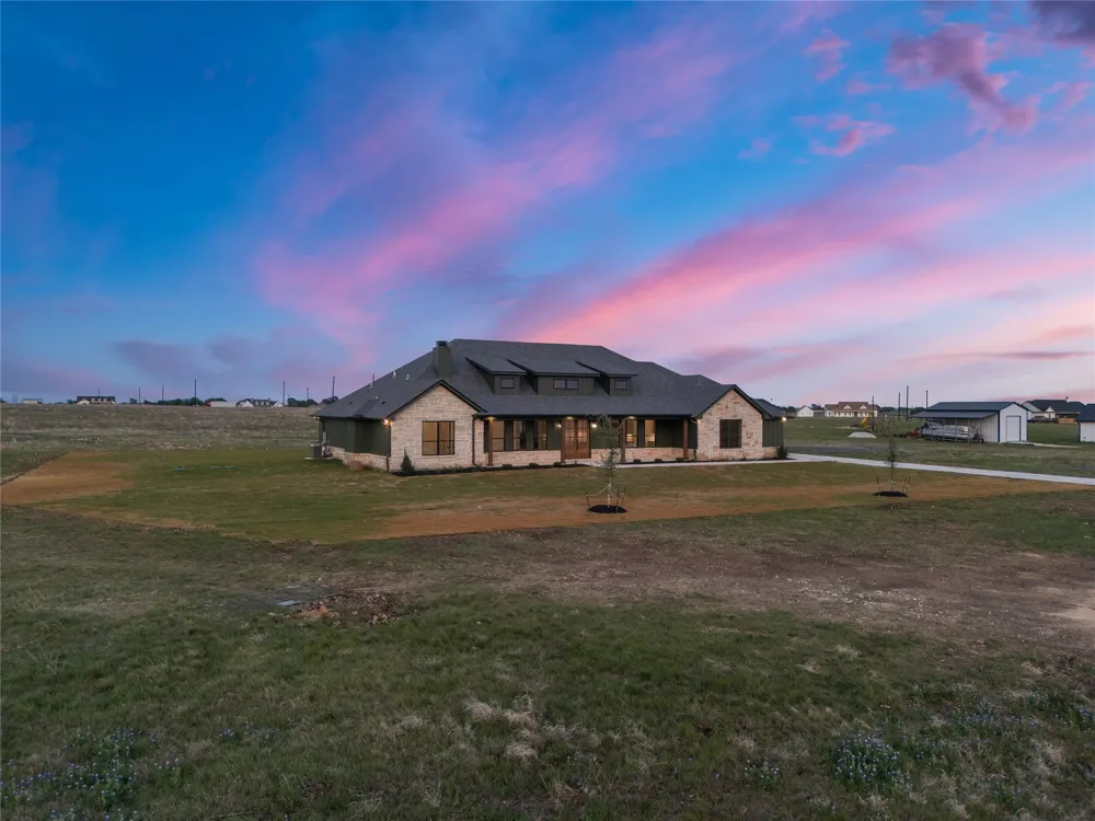 260 Willow Moon Ranch Road Crawford, TX 76638