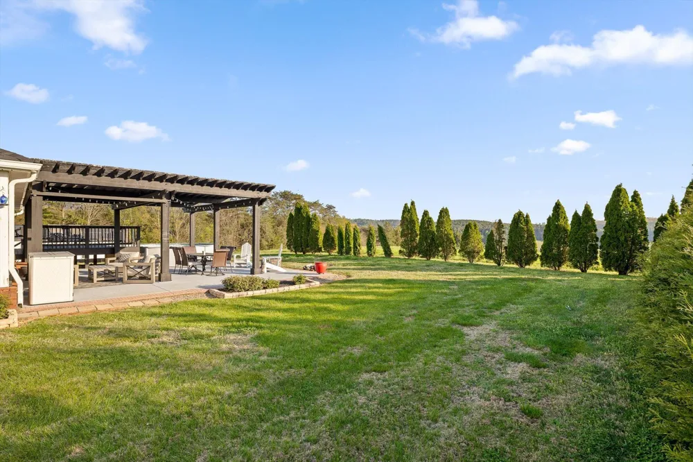 153 Bishop Lane Benton, TN 37307