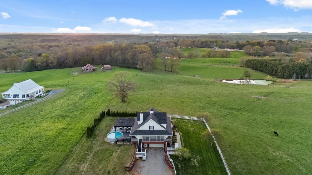 153 Bishop Lane Benton, TN 37307