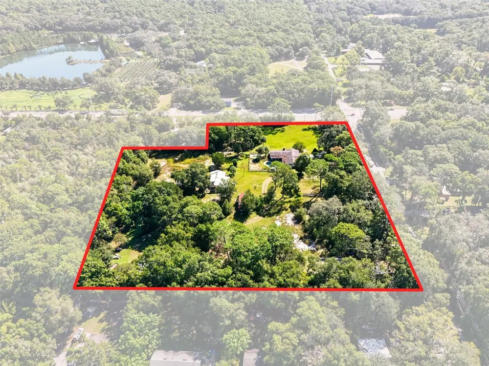 51 E PONKAN ROAD Apopka, FL 32712