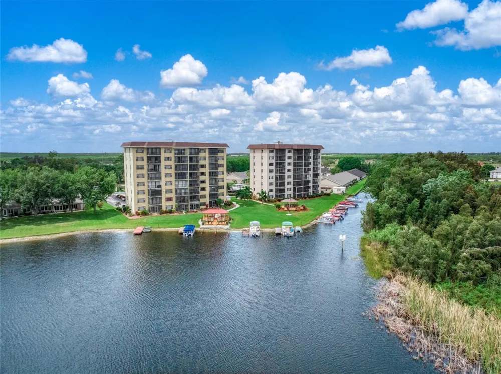 117 COUNTRY CLUB DRIVE #202 Lake Placid, FL 33852