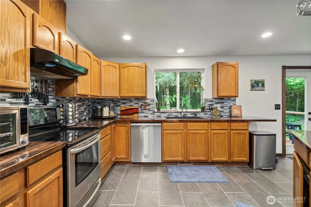 5202 383rd Street E Eatonville, WA 98328