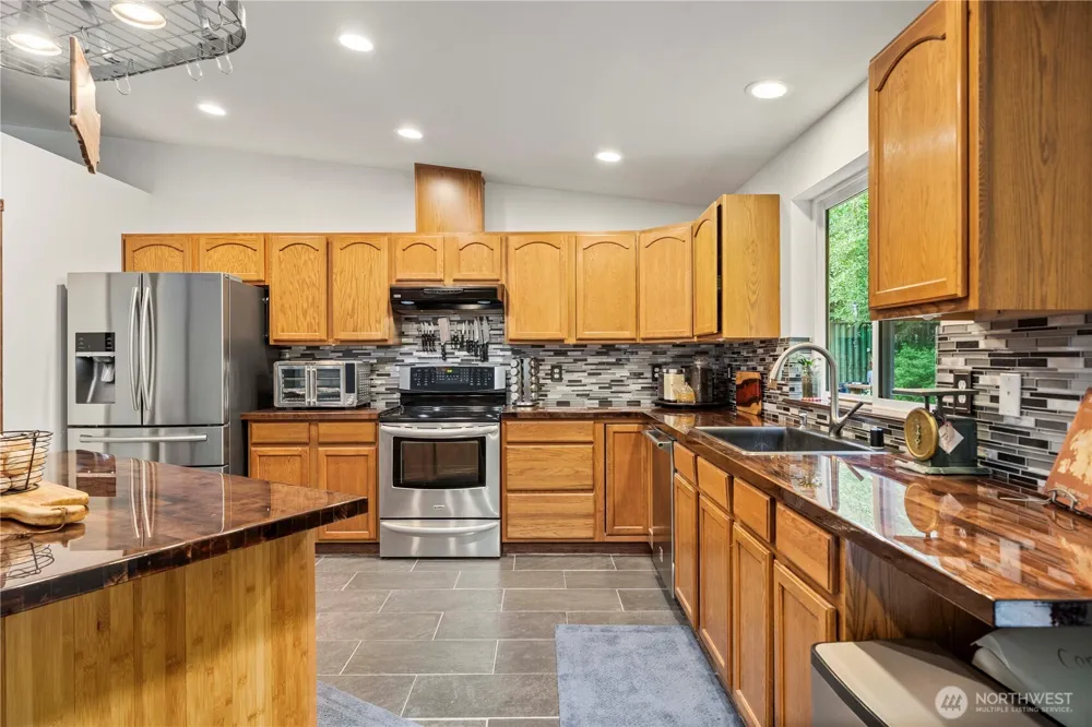 5202 383rd Street E Eatonville, WA 98328
