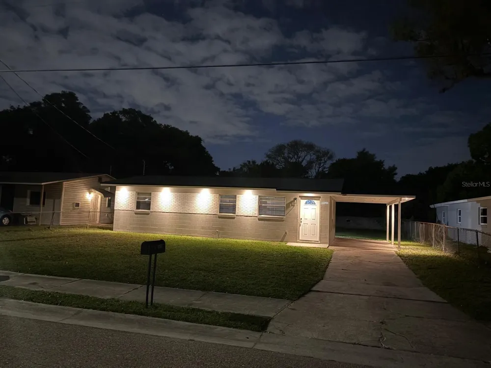 342 CAMPUS VIEW DRIVE Orlando, FL 32810
