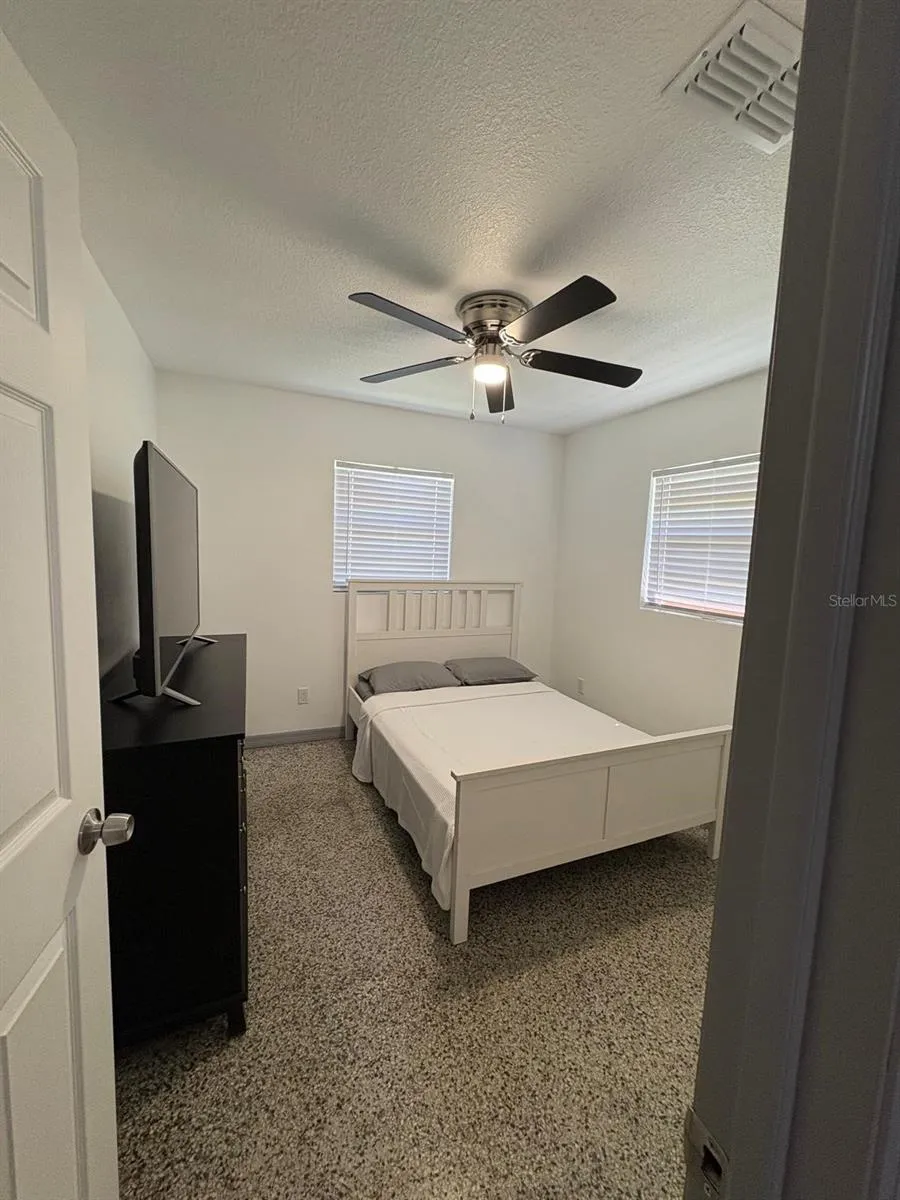 342 CAMPUS VIEW DRIVE Orlando, FL 32810