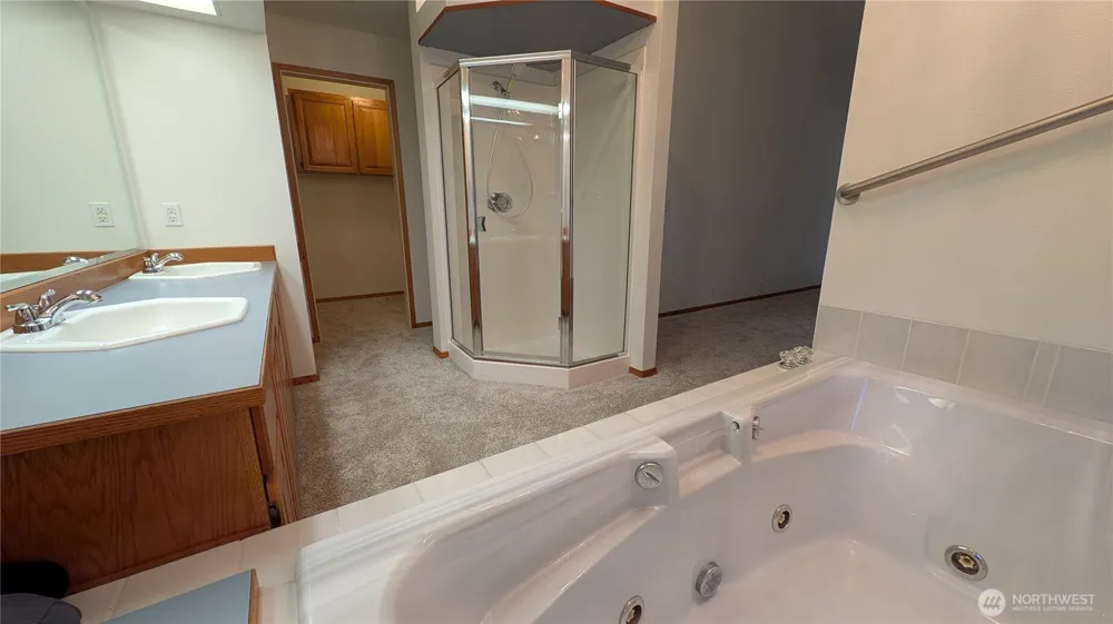 16827 41st Street E Lake Tapps, WA 98391