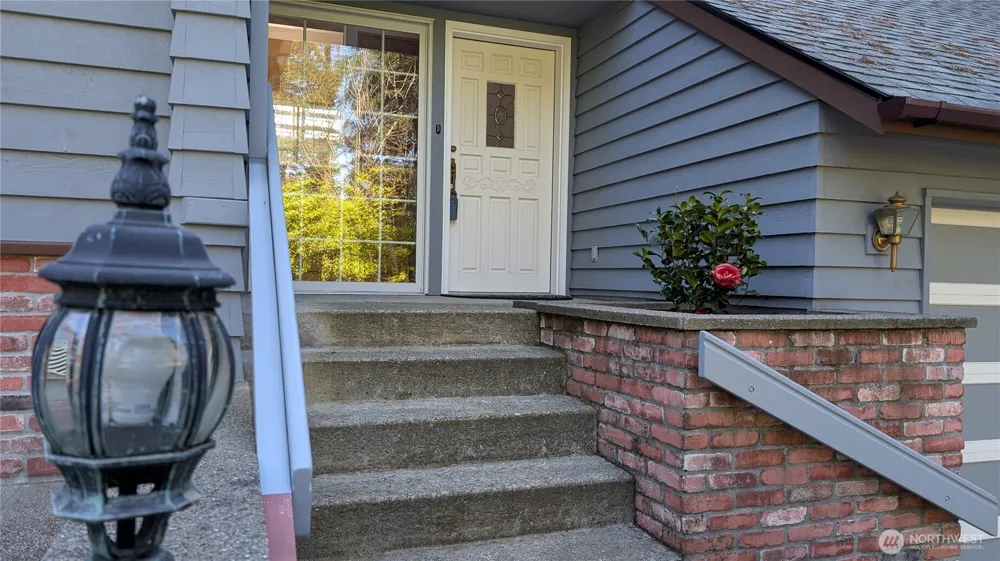 16827 41st Street E Lake Tapps, WA 98391