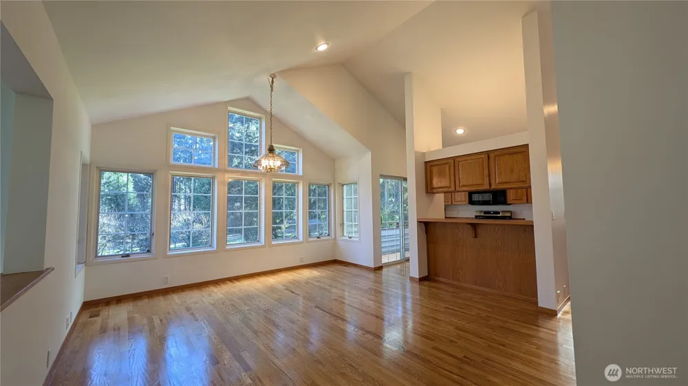 16827 41st Street E Lake Tapps, WA 98391