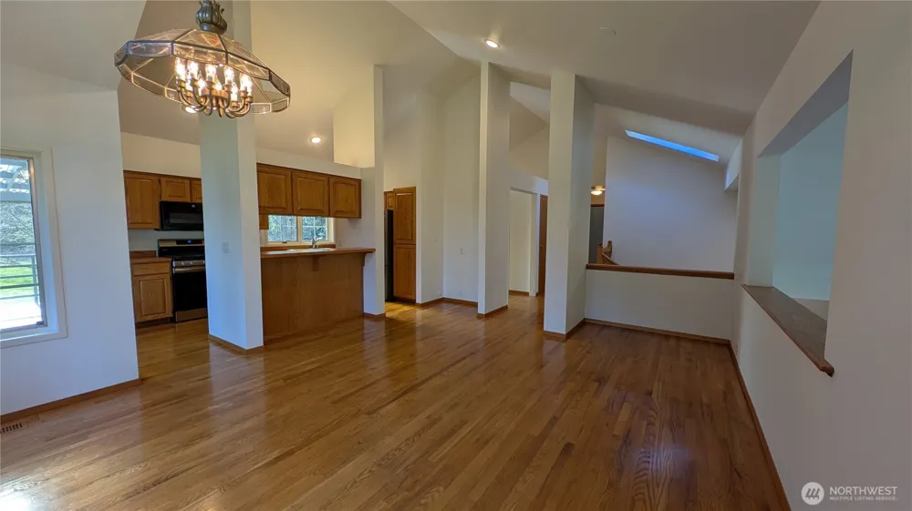 16827 41st Street E Lake Tapps, WA 98391