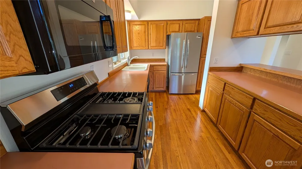 16827 41st Street E Lake Tapps, WA 98391