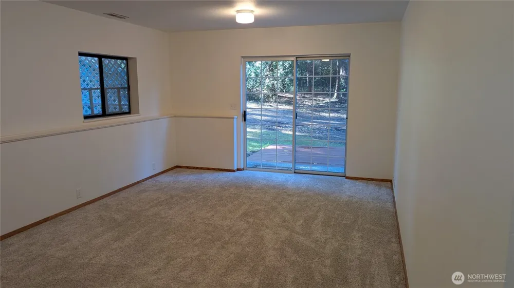 16827 41st Street E Lake Tapps, WA 98391