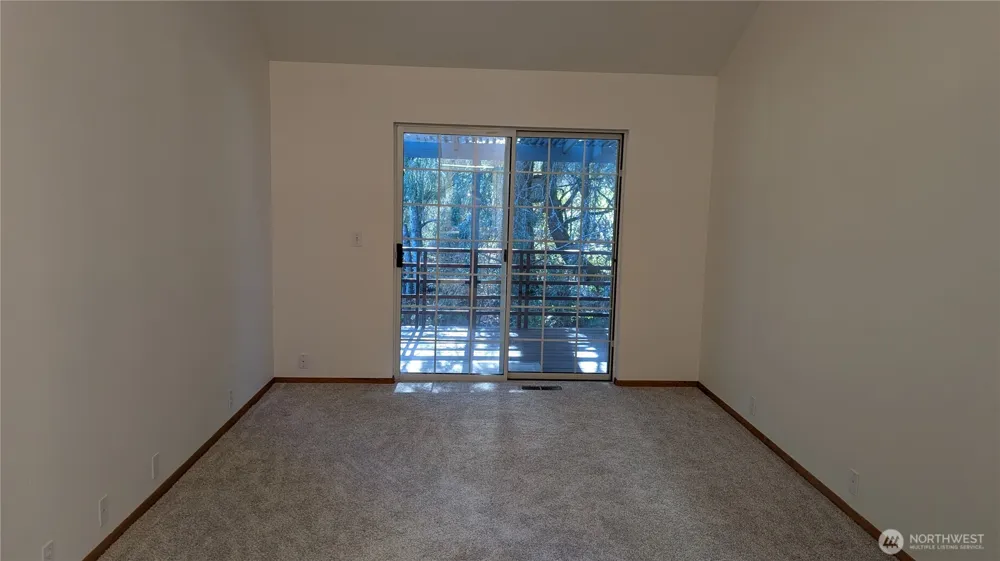 16827 41st Street E Lake Tapps, WA 98391