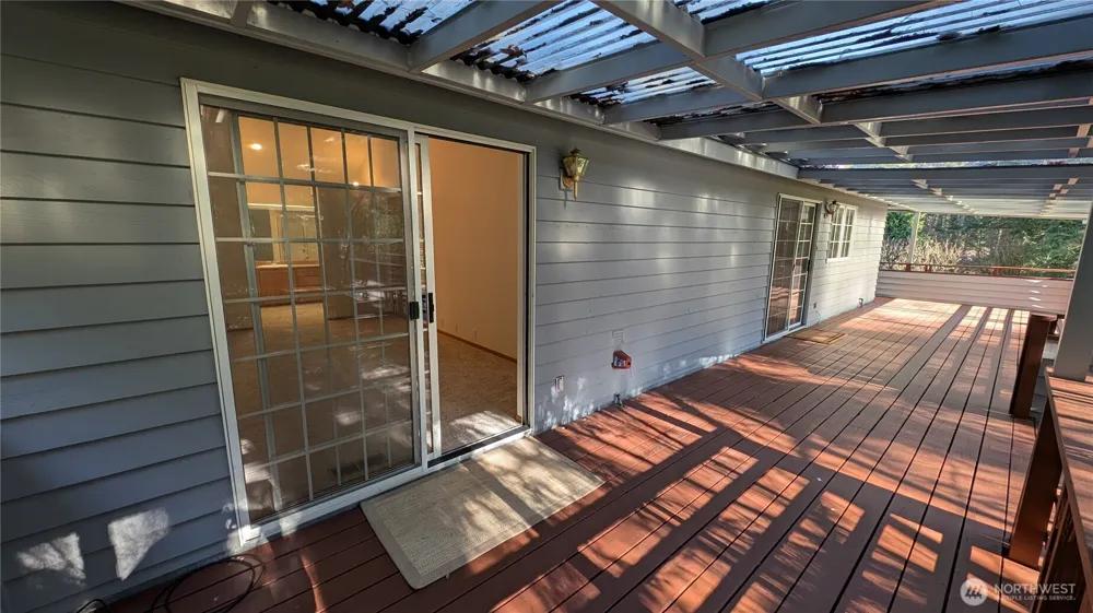 16827 41st Street E Lake Tapps, WA 98391