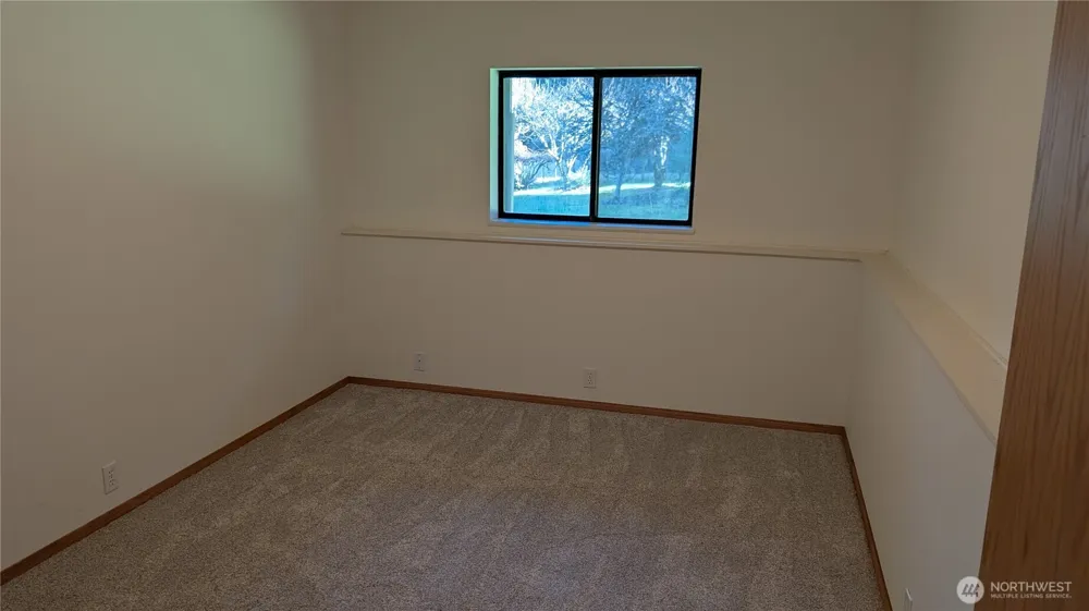 16827 41st Street E Lake Tapps, WA 98391