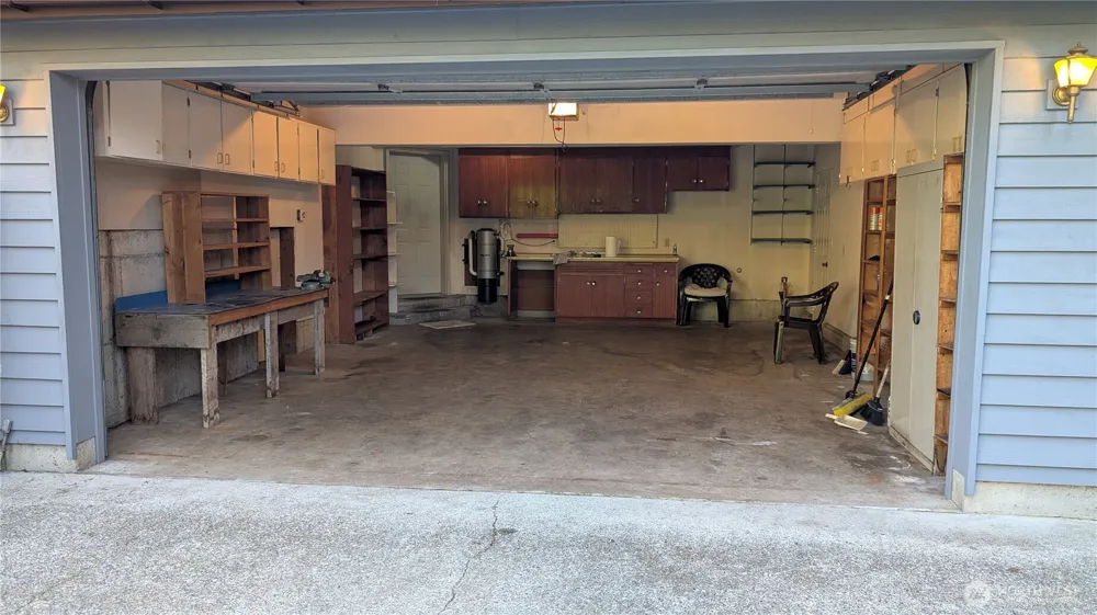 16827 41st Street E Lake Tapps, WA 98391