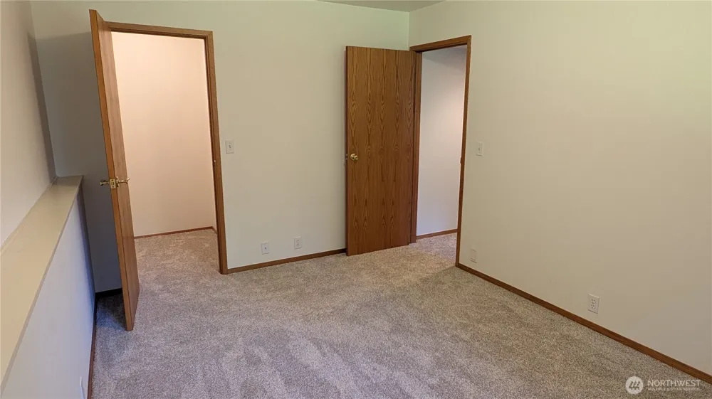 16827 41st Street E Lake Tapps, WA 98391