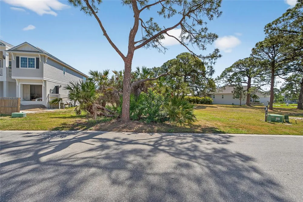 HARBOUR WATCH DRIVE Tarpon Springs, FL 34689