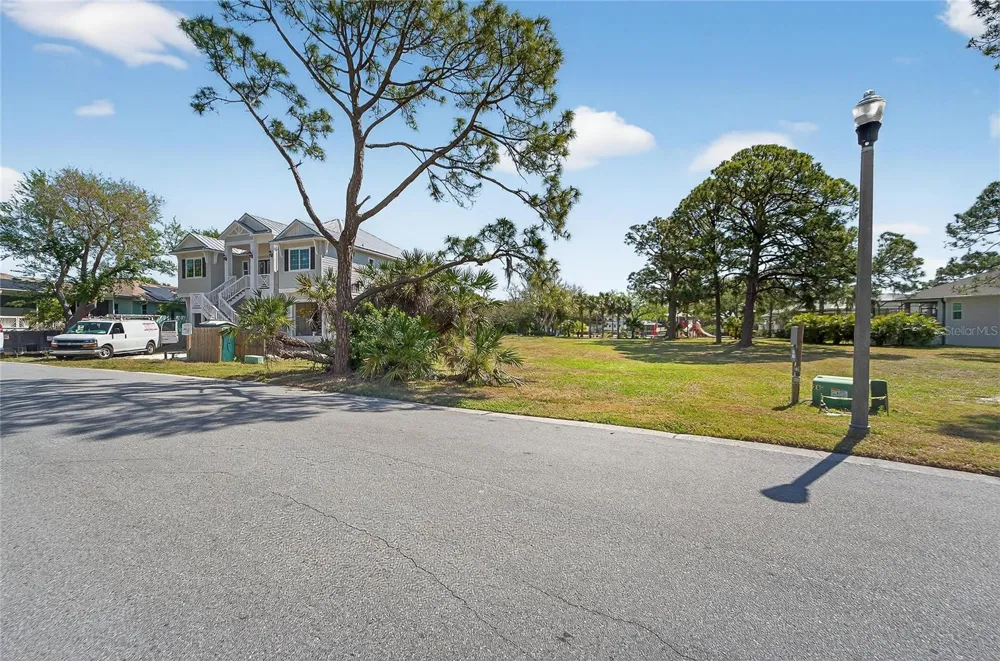 HARBOUR WATCH DRIVE Tarpon Springs, FL 34689